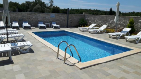 Apartments & Rooms Villa Adamović